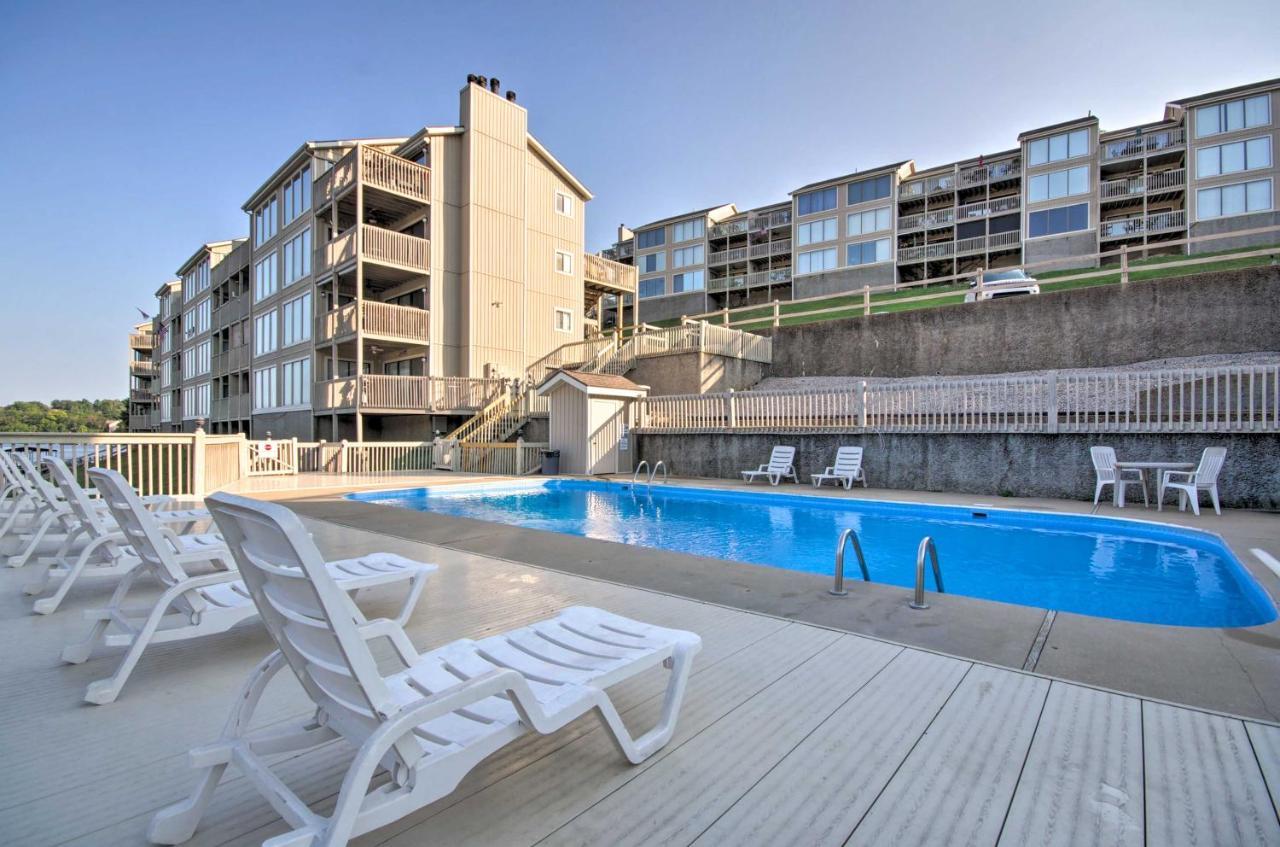 Lakefront Osage Beach Condo With Community Pool Bagian luar foto