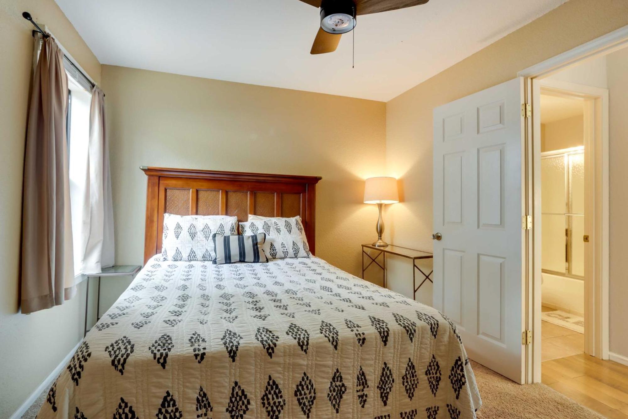 Lakefront Osage Beach Condo With Community Pool Bagian luar foto