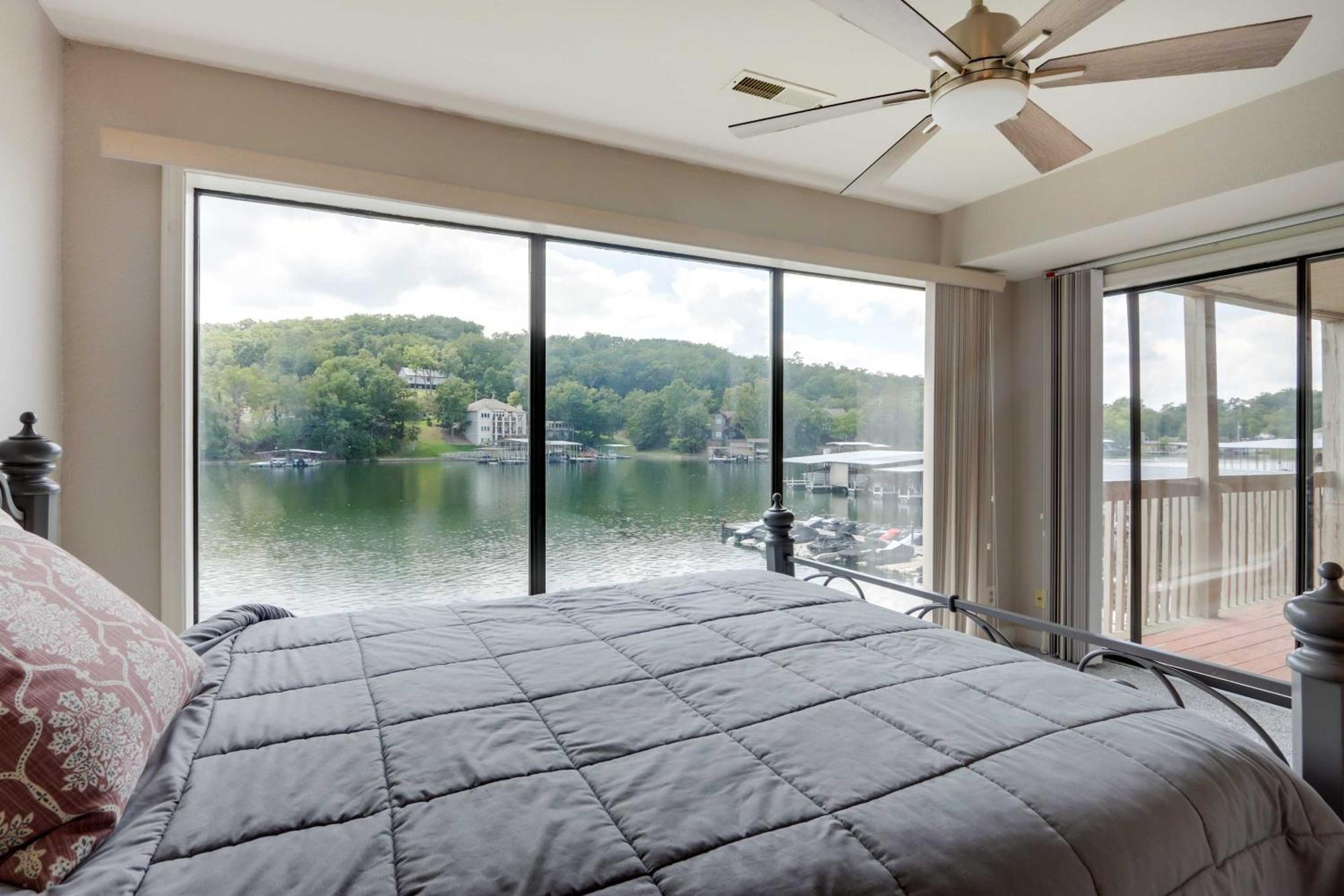 Lakefront Osage Beach Condo With Community Pool Bagian luar foto