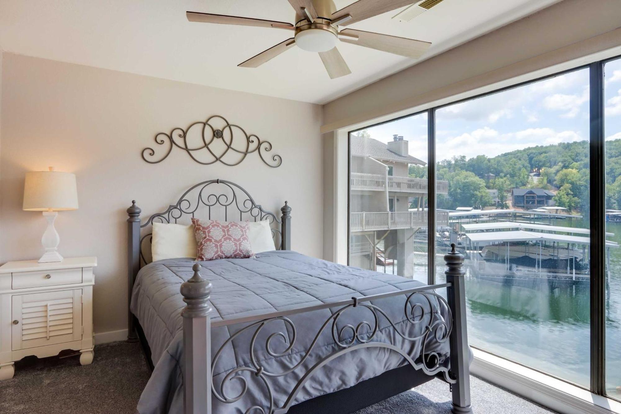 Lakefront Osage Beach Condo With Community Pool Bagian luar foto